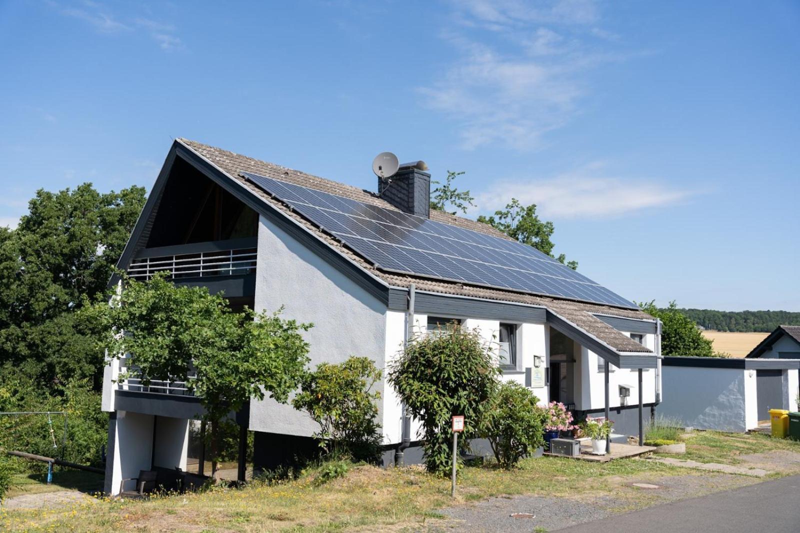 Ferienhaus Schoene Aussicht Ferienwohnung Rot Hemfurth-Edersee Buitenkant foto